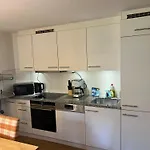 Appartments 221 アパート メラウ