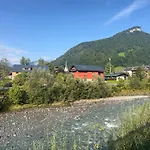 Appartments 221 アパート メラウ